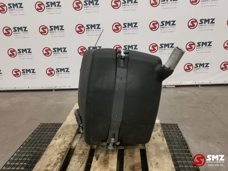 Mercedes-Benz Occ AdBlue tank 95L met pomp - AdBlue tank for Truck: picture 3 Mercedes-Benz Occ AdBlue tank 95L met pomp - AdBlue tank for Truck: picture 3
