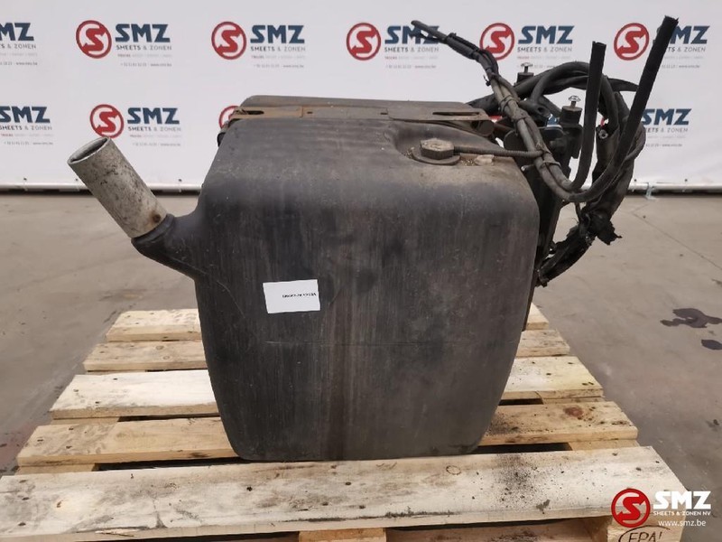 Mercedes-Benz Occ AdBlue tank Actros - AdBlue tank for Truck: picture 3 Mercedes-Benz Occ AdBlue tank Actros - AdBlue tank for Truck: picture 3