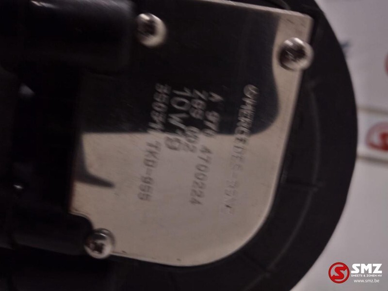 Mercedes-Benz Occ AdBlue tankvlotter Actros MP4/MP5 - AdBlue tank for Truck: picture 4 Mercedes-Benz Occ AdBlue tankvlotter Actros MP4/MP5 - AdBlue tank for Truck: picture 4