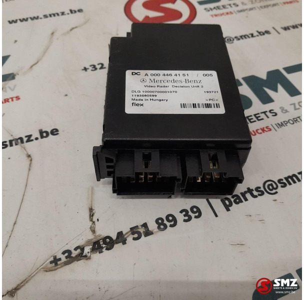 Mercedes-Benz Occ ECU Video Radar Desicion Unit regeleenheid Mer - ECU for Truck: picture 1 Mercedes-Benz Occ ECU Video Radar Desicion Unit regeleenheid Mer - ECU for Truck: picture 1