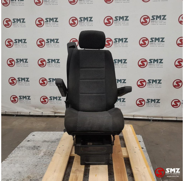 Mercedes-Benz Occ bijrijdersstoel Mercedes - Cab and interior for Truck: picture 1 Mercedes-Benz Occ bijrijdersstoel Mercedes - Cab and interior for Truck: picture 1