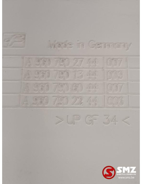 Mercedes-Benz Occ dakspoiler + spoilers boven links + rechts Mer - Aerodynamics/ Spoiler for Truck: picture 5 Mercedes-Benz Occ dakspoiler + spoilers boven links + rechts Mer - Aerodynamics/ Spoiler for Truck: picture 5