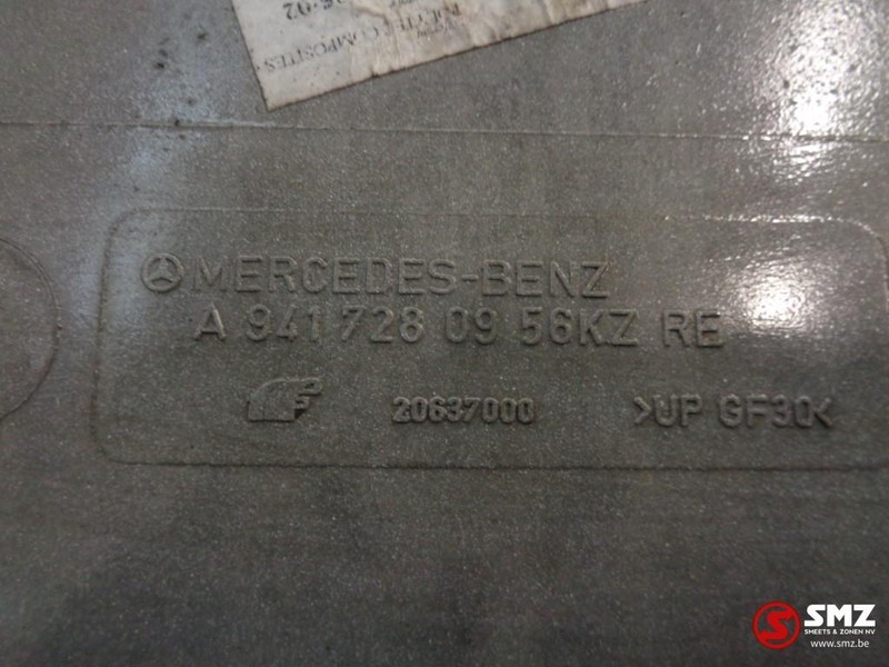 Mercedes-Benz Occ deurverlenging rechts Mercedes Actros - Door and parts for Truck: picture 2 Mercedes-Benz Occ deurverlenging rechts Mercedes Actros - Door and parts for Truck: picture 2