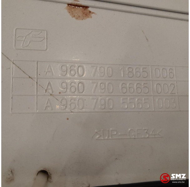 Mercedes-Benz Occ set cabinespoilers Mercedes - Aerodynamics/ Spoiler for Truck: picture 4 Mercedes-Benz Occ set cabinespoilers Mercedes - Aerodynamics/ Spoiler for Truck: picture 4