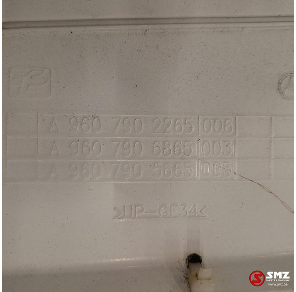 Mercedes-Benz Occ set cabinespoilers Mercedes - Aerodynamics/ Spoiler for Truck: picture 5 Mercedes-Benz Occ set cabinespoilers Mercedes - Aerodynamics/ Spoiler for Truck: picture 5