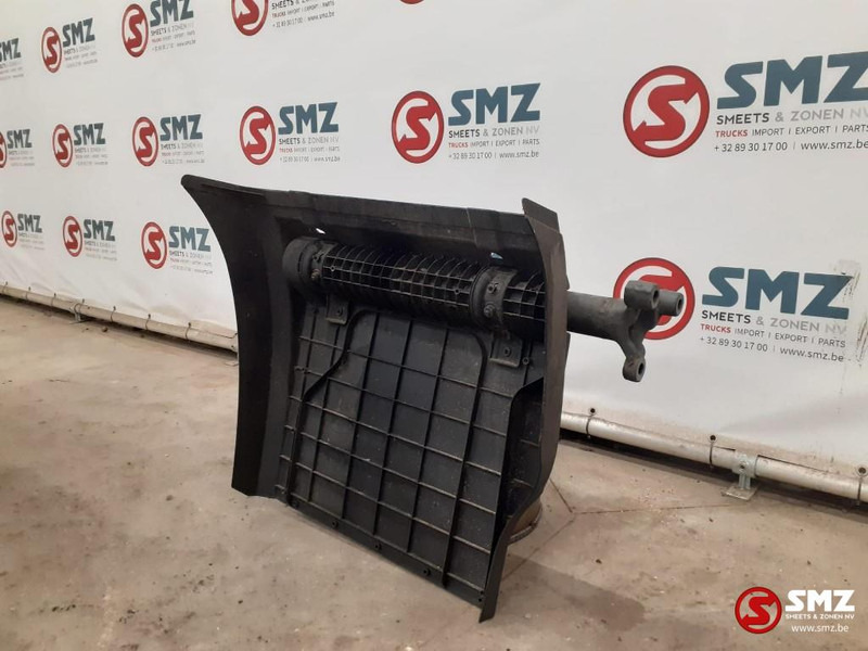 Mercedes-Benz Occ spatbord met steun side skirt links achter - Body and exterior for Truck: picture 2 Mercedes-Benz Occ spatbord met steun side skirt links achter - Body and exterior for Truck: picture 2