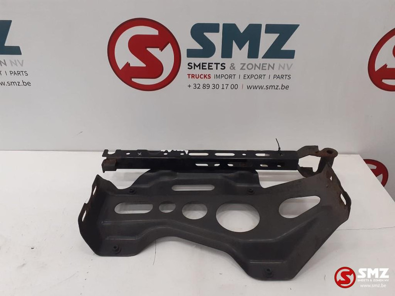 Mercedes-Benz Occ spatbordsteun rechtsvoor met sideskirtsteun Me - Body and exterior for Truck: picture 1 Mercedes-Benz Occ spatbordsteun rechtsvoor met sideskirtsteun Me - Body and exterior for Truck: picture 1