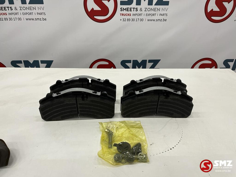 Mercedes-Benz Remblokken mercedes 0044206020 - Brake pads for Truck: picture 1 Mercedes-Benz Remblokken mercedes 0044206020 - Brake pads for Truck: picture 1