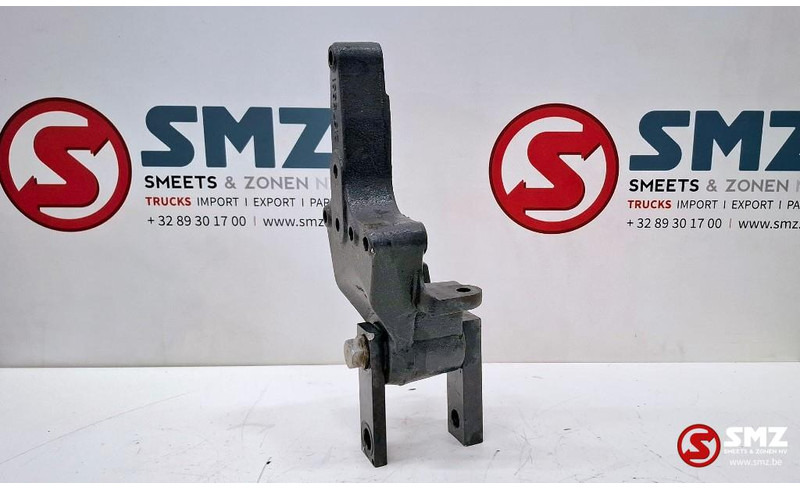 Renault Occ bladveerbeugel vooras rechts Renault - Frame/ Chassis for Truck: picture 3 Renault Occ bladveerbeugel vooras rechts Renault - Frame/ Chassis for Truck: picture 3