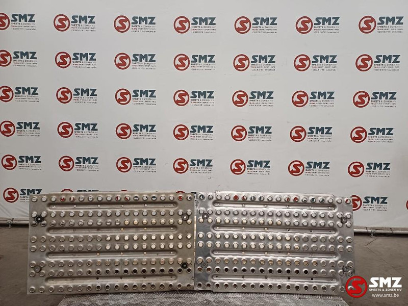 Renault Occ set bordesplaten Renault - Frame/ Chassis for Truck: picture 1 Renault Occ set bordesplaten Renault - Frame/ Chassis for Truck: picture 1