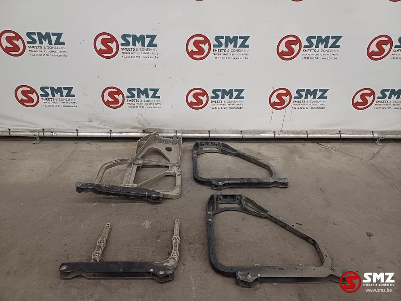 Renault Occ set sideskirt steunen Renault - Frame/ Chassis for Truck: picture 1 Renault Occ set sideskirt steunen Renault - Frame/ Chassis for Truck: picture 1