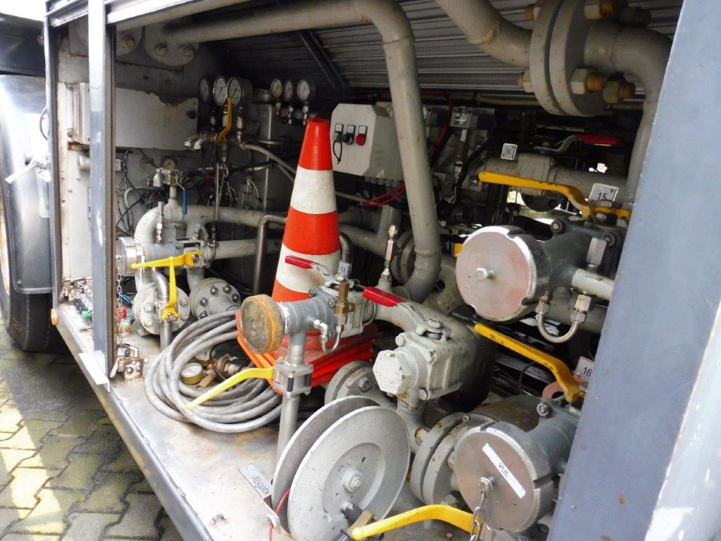 BURG Gas tank semi-trailer used for CO2 Carbon dioxide - Tanker semi-trailer: picture 4 BURG Gas tank semi-trailer used for CO2 Carbon dioxide - Tanker semi-trailer: picture 4