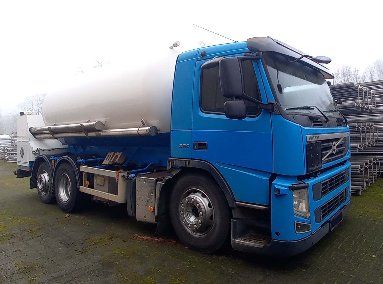 VOLVO Gas, oxygen, argon, nitrogen, cryogenic tank truck - Tanker truck: picture 2 VOLVO Gas, oxygen, argon, nitrogen, cryogenic tank truck - Tanker truck: picture 2