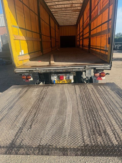 Krone Stuuras liftas laadklep - Curtainsider semi-trailer: picture 5 Krone Stuuras liftas laadklep - Curtainsider semi-trailer: picture 5