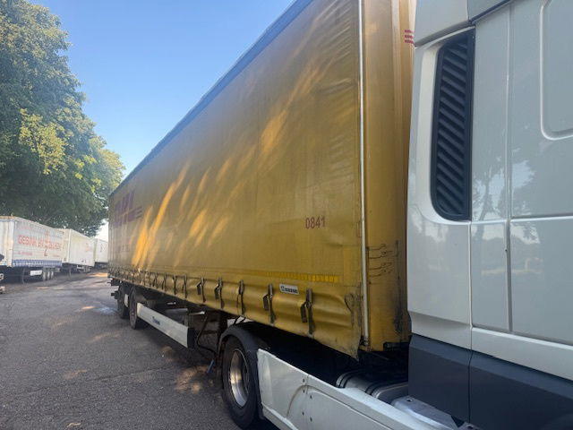 Krone Stuuras liftas laadklep - Curtainsider semi-trailer: picture 4 Krone Stuuras liftas laadklep - Curtainsider semi-trailer: picture 4
