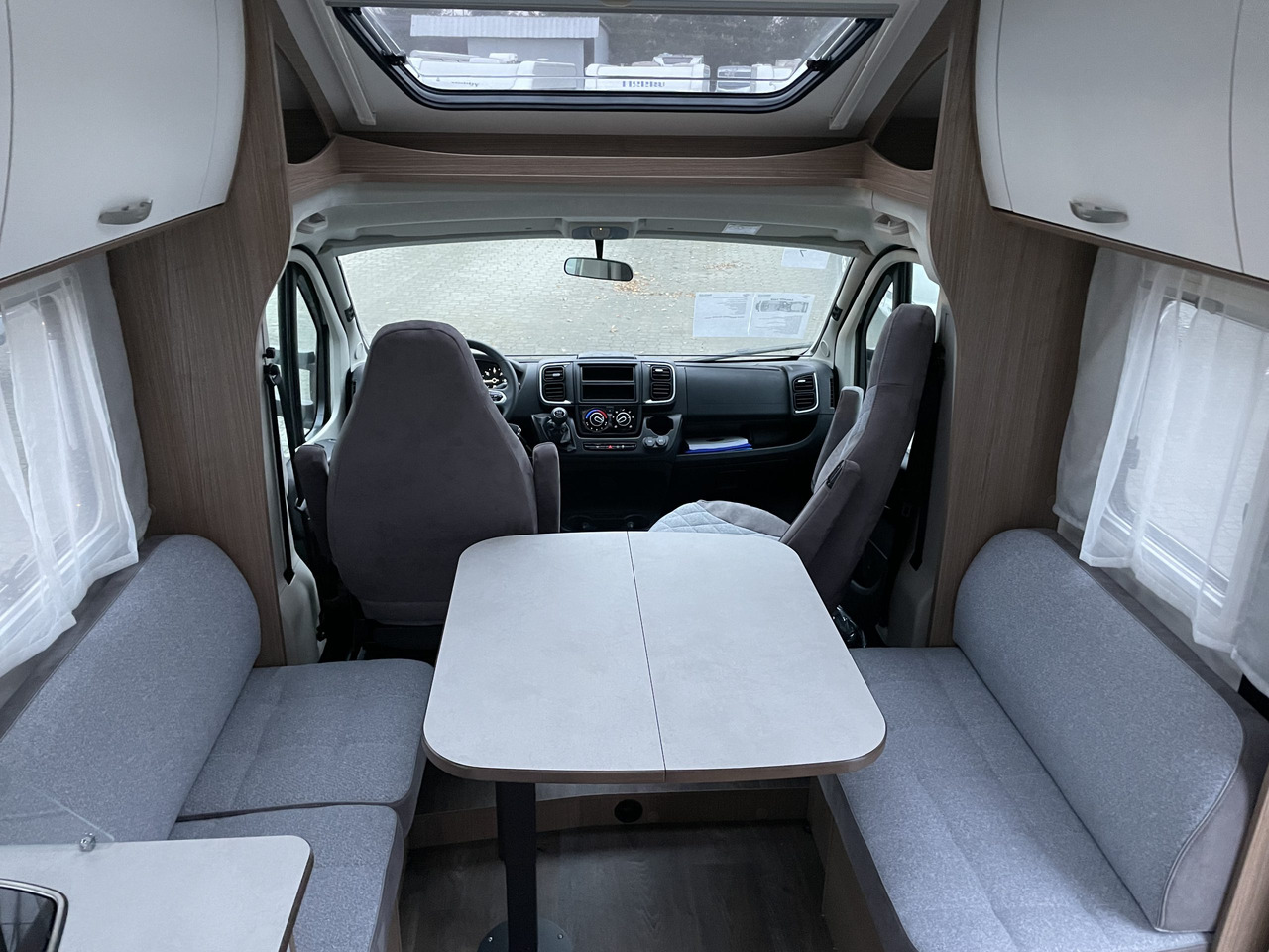 New Semi-integrated motorhome CARADO T459 2022: picture 8