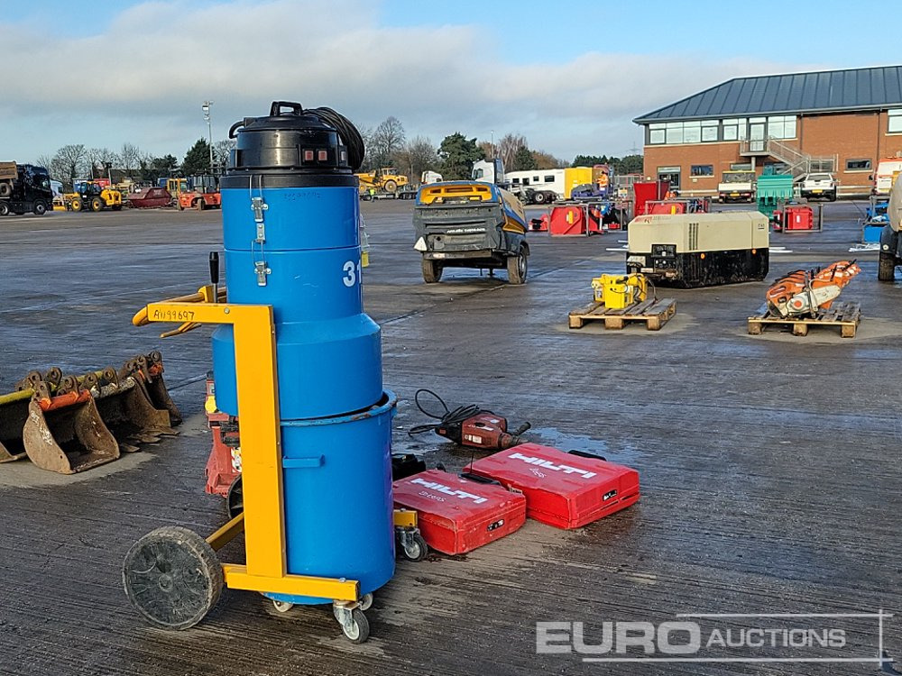110 Volt SPE Vacuum, Hilti VC 40M-X 110 Volt Dust Extractor, Makita Cordless Floor Saw & Charger Pack, Hilti TE 70-ATC 110 Volt Hammer Drill, Hilti TE 700-AVR 110 Volt Hammer Drill, Hilti TE 30 110 Vo - Construction equipment: picture 4 110 Volt SPE Vacuum, Hilti VC 40M-X 110 Volt Dust Extractor, Makita Cordless Floor Saw & Charger Pack, Hilti TE 70-ATC 110 Volt Hammer Drill, Hilti TE 700-AVR 110 Volt Hammer Drill, Hilti TE 30 110 Vo - Construction equipment: picture 4