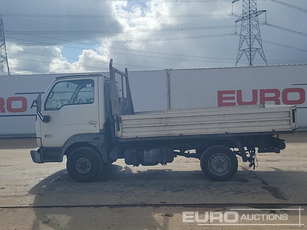 2004 Nissan Cabstar 34.10 - Open body delivery van: picture 2 2004 Nissan Cabstar 34.10 - Open body delivery van: picture 2