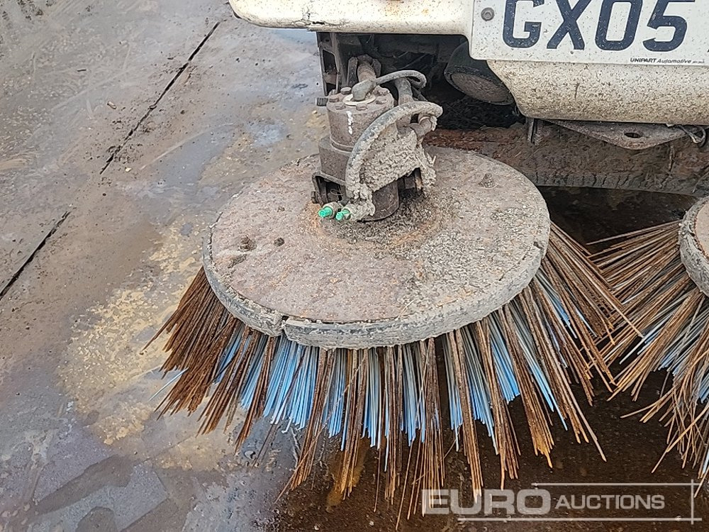 Road sweeper 2005 Johnson 142A 101T: picture 14