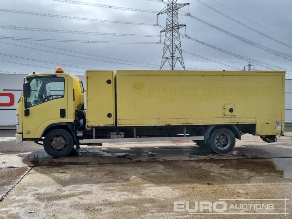 2009 Isuzu NPR-7 - Box truck: picture 2 2009 Isuzu NPR-7 - Box truck: picture 2