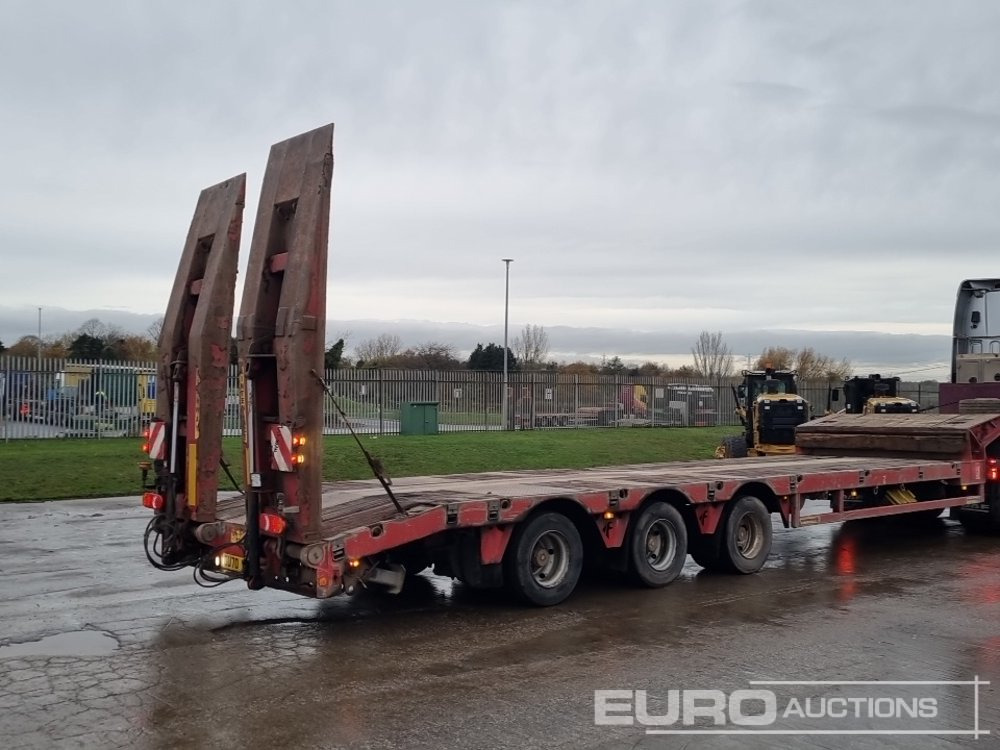 2011 Faymonville Tri Axle Stepframe Low Loader Trailer, Out Riggers, Hydraulic Ramps - Low loader semi-trailer: picture 5 2011 Faymonville Tri Axle Stepframe Low Loader Trailer, Out Riggers, Hydraulic Ramps - Low loader semi-trailer: picture 5