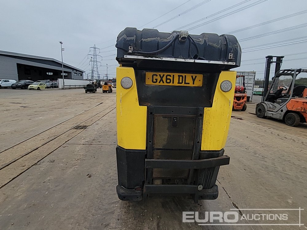 2011 Johnston 4x2 Road Sweeper, Reverse Camera, Automatic Gearbox - Road sweeper: picture 4 2011 Johnston 4x2 Road Sweeper, Reverse Camera, Automatic Gearbox - Road sweeper: picture 4