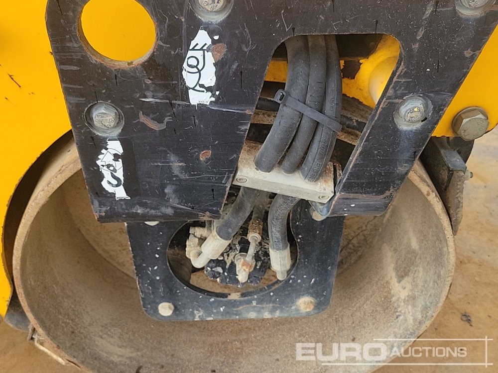 Roller 2012 JCB VMT160: picture 15