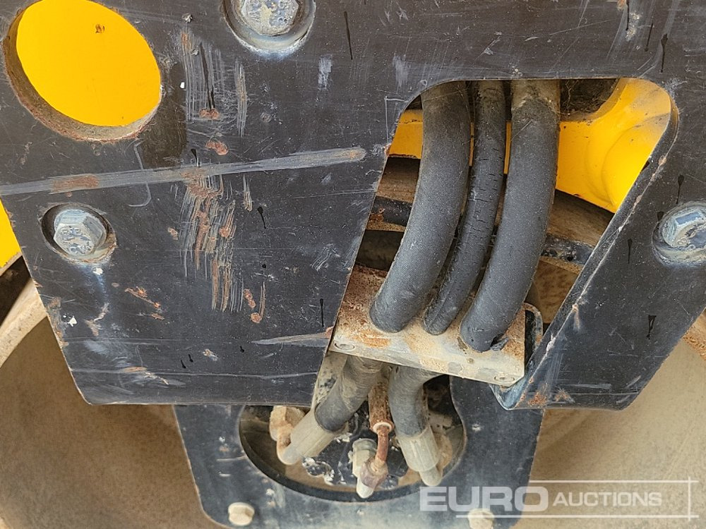 Roller 2012 JCB VMT160: picture 14
