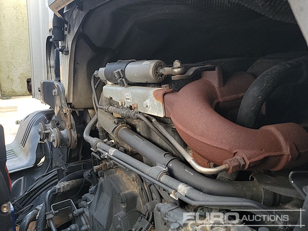 Dropside/ Flatbed truck for transportation of heavy machinery 2012 Scania P280: picture 21