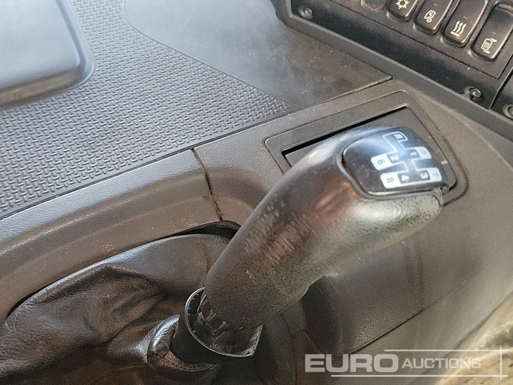 Dropside/ Flatbed truck for transportation of heavy machinery 2012 Scania P280: picture 37