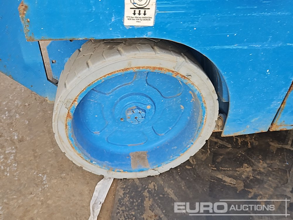 Aerial platform 2013 Genie GS2632: picture 11