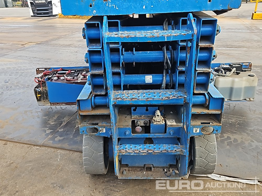 Aerial platform 2013 Genie GS2632: picture 25
