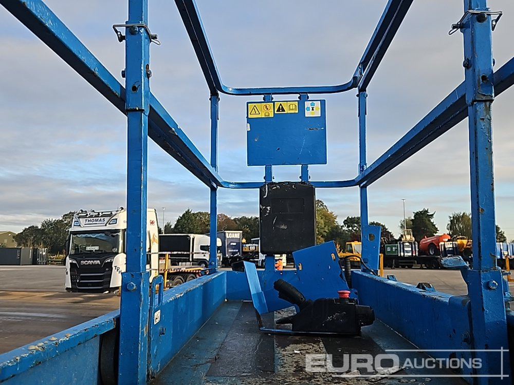 Aerial platform 2013 Genie GS2632: picture 19