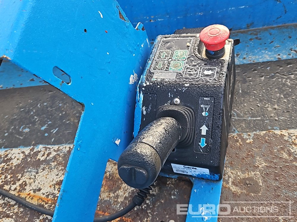 Aerial platform 2013 Genie GS2632: picture 22