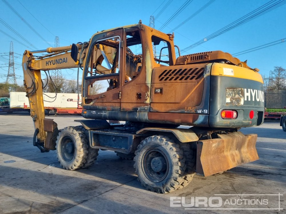 2013 Hyundai ROBEX140W-9 - Wheel excavator: picture 3 2013 Hyundai ROBEX140W-9 - Wheel excavator: picture 3