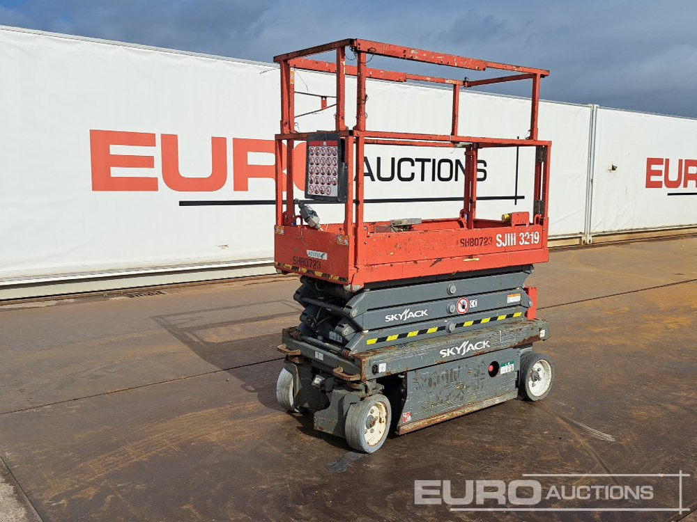 2014 SkyJack SJ111-3219 - Aerial platform: picture 1 2014 SkyJack SJ111-3219 - Aerial platform: picture 1