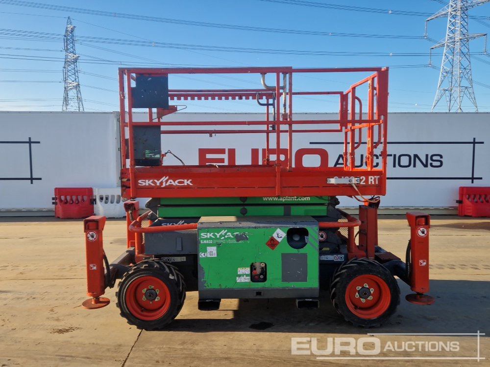 2014 SkyJack SJ6832RT - Aerial platform: picture 2 2014 SkyJack SJ6832RT - Aerial platform: picture 2