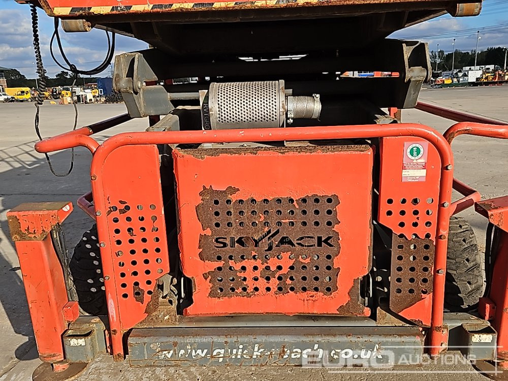 Aerial platform 2014 SkyJack SJ9250: picture 25