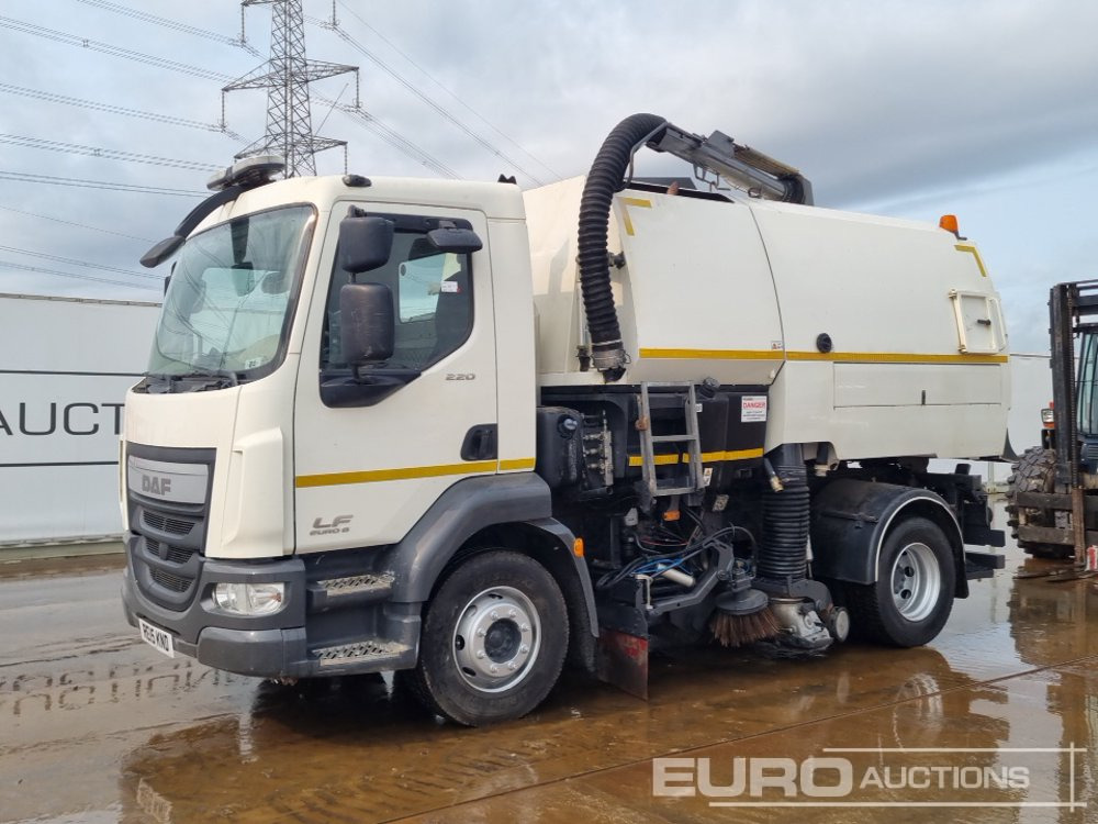 2015 DAF LF220 - Road sweeper: picture 1 2015 DAF LF220 - Road sweeper: picture 1
