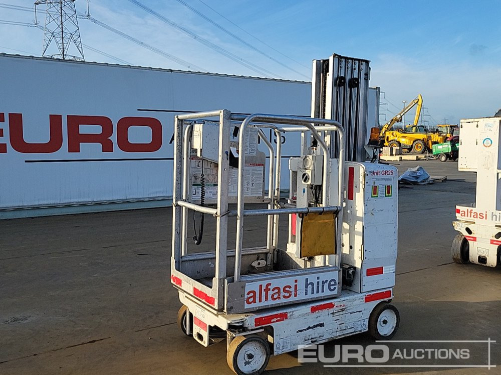 2015 Genie GR20 - Vertical mast lift: picture 1 2015 Genie GR20 - Vertical mast lift: picture 1