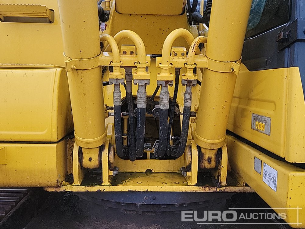 Crawler excavator 2017 Komatsu PC210LC-10: picture 17