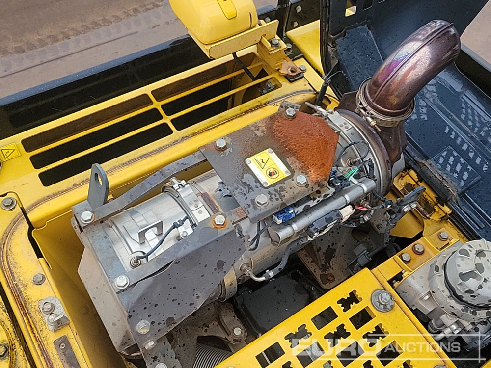 Crawler excavator 2017 Komatsu PC210LC-10: picture 32