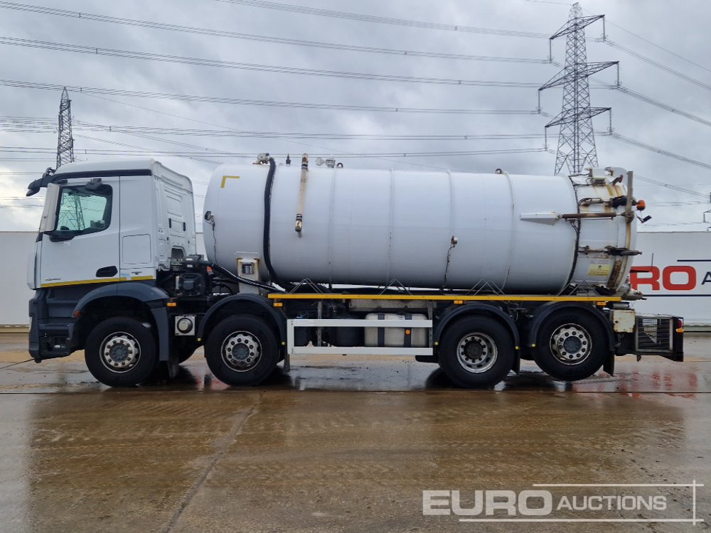 2017 Mercedes Arocs 3240 - Tanker truck: picture 2 2017 Mercedes Arocs 3240 - Tanker truck: picture 2