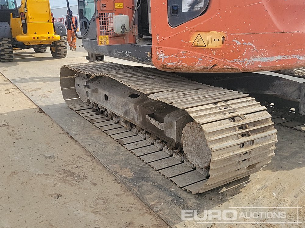 Crawler excavator 2018 Hitachi ZX135US-6: picture 12