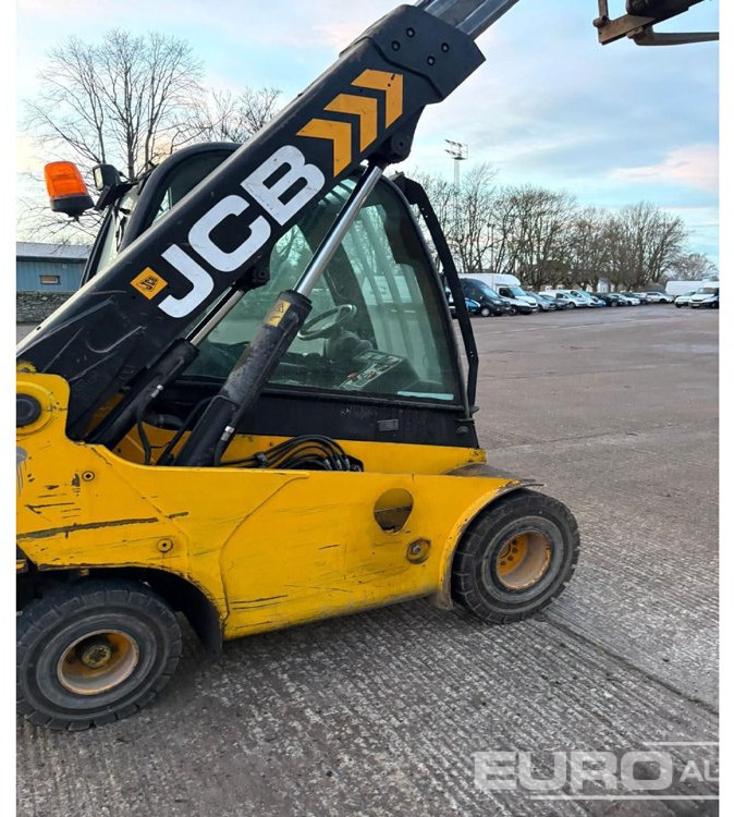 2018 JCB TLT30 - Telescopic handler: picture 3 2018 JCB TLT30 - Telescopic handler: picture 3