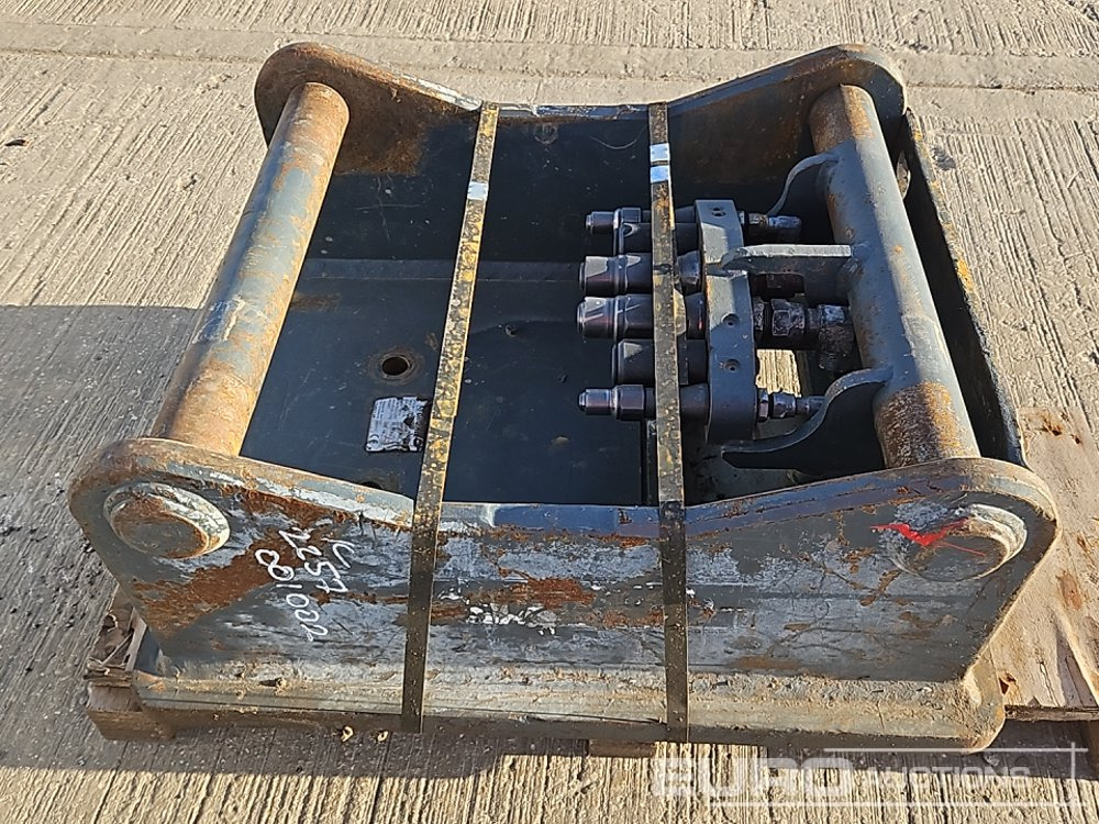 2018 Oil Quick Headstock S70 Hitch to suit 18-33 Ton Excavator - Hydraulic hammer: picture 2 2018 Oil Quick Headstock S70 Hitch to suit 18-33 Ton Excavator - Hydraulic hammer: picture 2