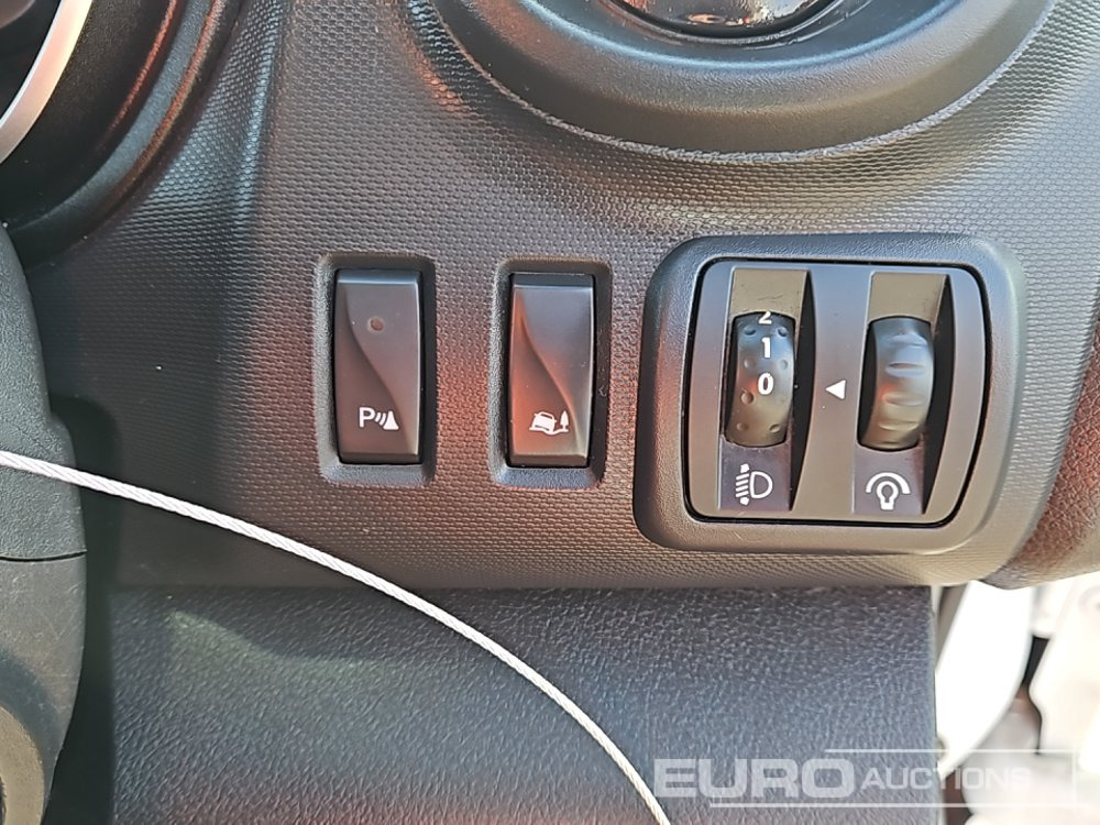 Small van 2019 Renault Traffic Business +: picture 31