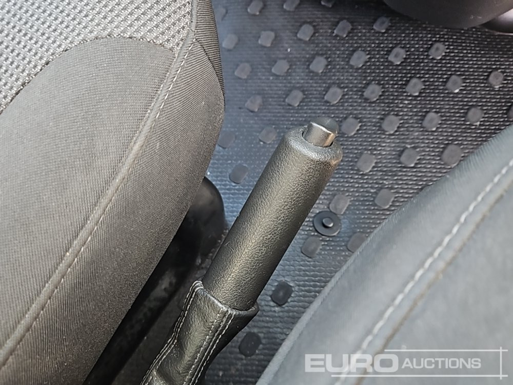 Small van 2019 Renault Traffic Business +: picture 27