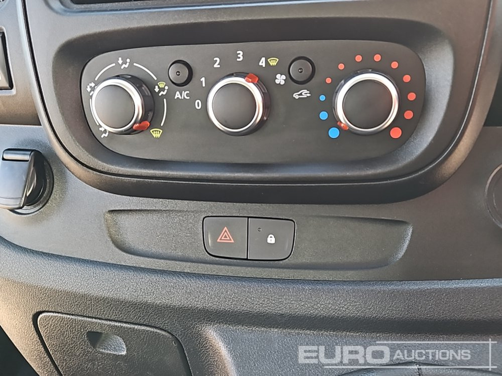 Small van 2019 Renault Traffic Business +: picture 28
