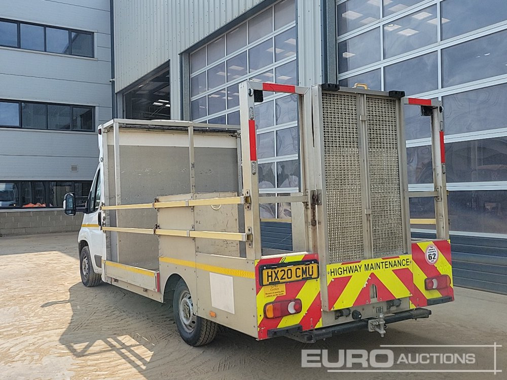 2020 Peugeot Boxer 335 - Open body delivery van: picture 3 2020 Peugeot Boxer 335 - Open body delivery van: picture 3